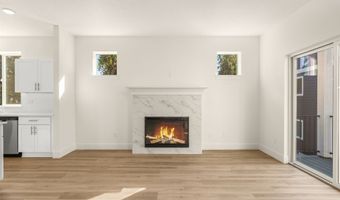 18933 SW Hazelwood Ln L-9, Beaverton, OR 97078