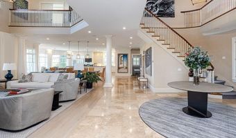 135 Cliff Dr, Narragansett, RI 02882