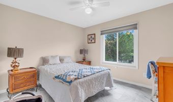 8 Laurel Ln, Bayville, NJ 08721