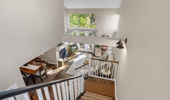 35 Ridgeview Circle Ct, Ballwin, MO 63021