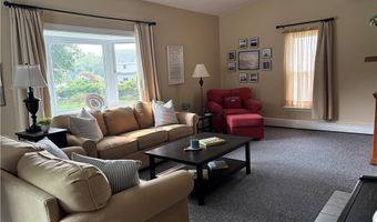 28 Mast Ct, Middletown, RI 02842