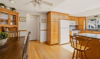 10 Kerins Ter, Newport, RI 02840