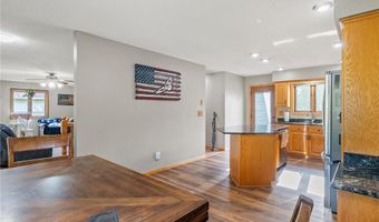 901 Geneva Dr, Alexandria, MN 56308