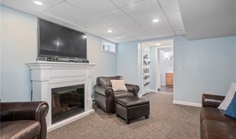 15 Leonard Dr, North Smithfield, RI 02896