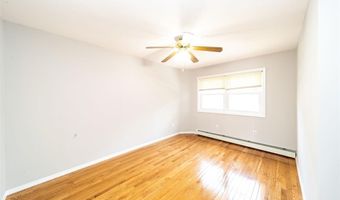 14 MEADOW St, Bayonne, NJ 07002