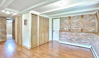 14 Montclair Ave, Airmont, NY 10952