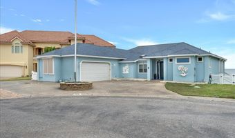 319 Bayview Dr, City By The Sea, TX 78336