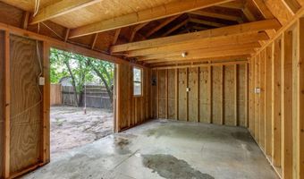 707 W Lamar St, Alvord, TX 76225