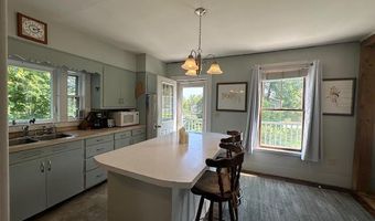 98 Bayview St, Belfast, ME 04915