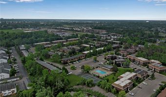 95 Greenwich Dr 2, Amherst, NY 14228
