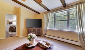 299 Scenic Dr, Blakeslee, PA 18610