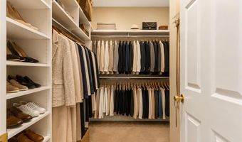36 Overlook Dr 36, North Kingstown, RI 02852