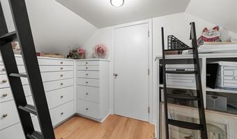25733 River Dr, Franklin, MI 48025