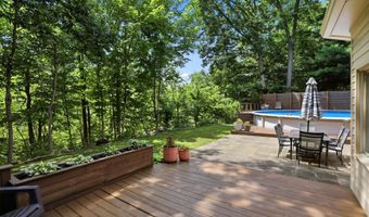 1954 Lakeview Dr, Avon, IN 46123