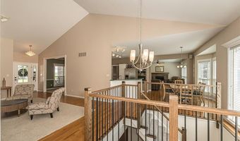 573 Castle Ridge Dr, Ballwin, MO 63021