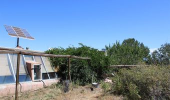 7 Freedom Rd, Carson, NM 87517