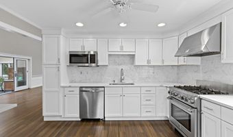 29 Sturgis Ln, Barnstable, MA 02630
