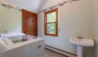 71 Phillips Ln, Glocester, RI 02814