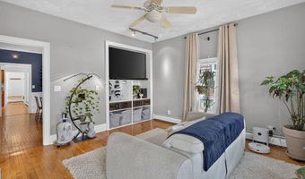 48 6th St, Bangor, ME 04401