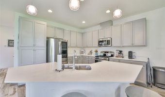6215 VOYAGERS Pl, Apollo Beach, FL 33572
