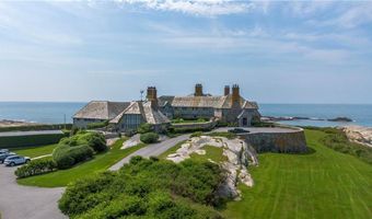 57 Ledge Rd 2, Newport, RI 02840