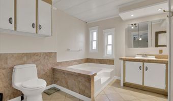 21986 LAUREL Ave, Aurora, OR 97002