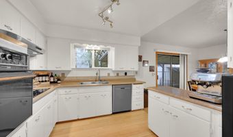 2617 FULTON St, Albany, OR 97322