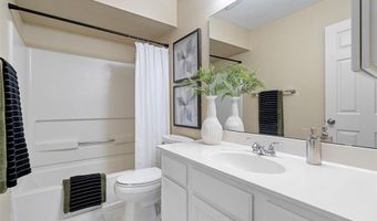 2561 Hidden Meadow Ln, Ballwin, MO 63021