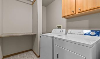 3325 N CASALOMA Dr 39, Appleton, WI 54913