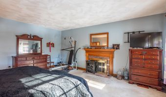 160 Jennifer Dr, Chester, NH 03036