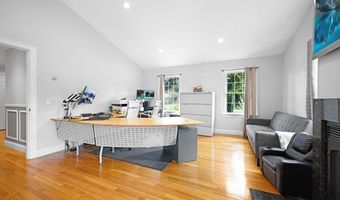 489 Main St, Acushnet, MA 02743