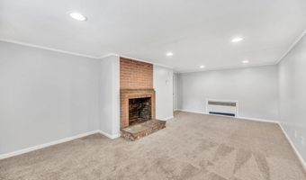 27 Skyline Dr, Brookfield, CT 06804