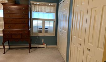 46 Club House Ln 9, Auburn, ME 04210