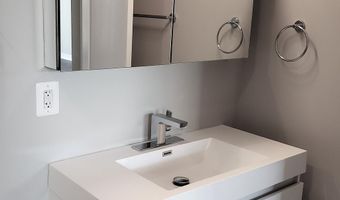 989 S BUCHANAN St 411, Arlington, VA 22204
