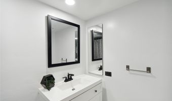 60 N Beretania St 2804, Honolulu, HI 96817