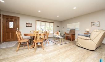 1601 E Sylvan Cir, Brandon, SD 57005