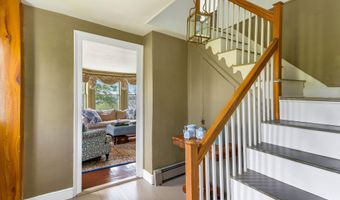 16 US-1, Falmouth, ME 04105