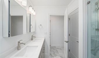 25 Scallop Shell Rd, Narragansett, RI 02882