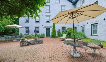 25 Water St 205, East Greenwich, RI 02818