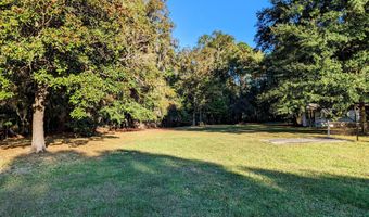 611 Broad River Dr, Beaufort, SC 29906