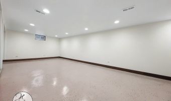 630 Oceola Dr, Algonquin, IL 60102