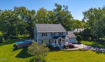 3 Fenway Dr, Albany, NY 12211
