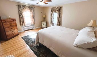 29 Stony Acre Dr, Cranston, RI 02920