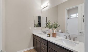 17066 Takipi Rd, Apple Valley, CA 92307