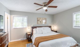 23 Springwood Dr, Asheville, NC 28805