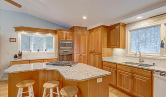 7422 Loy Rd, Arena, WI 53503