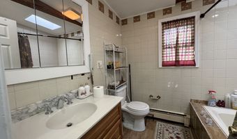 165 GREENFIELD Dr, Bridgeport, CT 06606