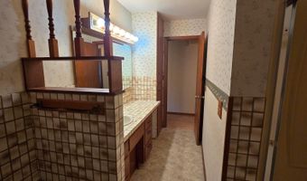 1713 S Shore Dr, Albert Lea, MN 56007