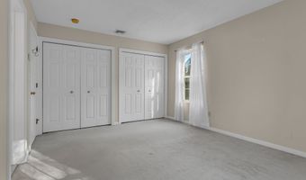 20 Lakeview Dr 20, Branford, CT 06405