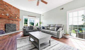 35 Rosenbrook Dr, Bayonne, NJ 07035